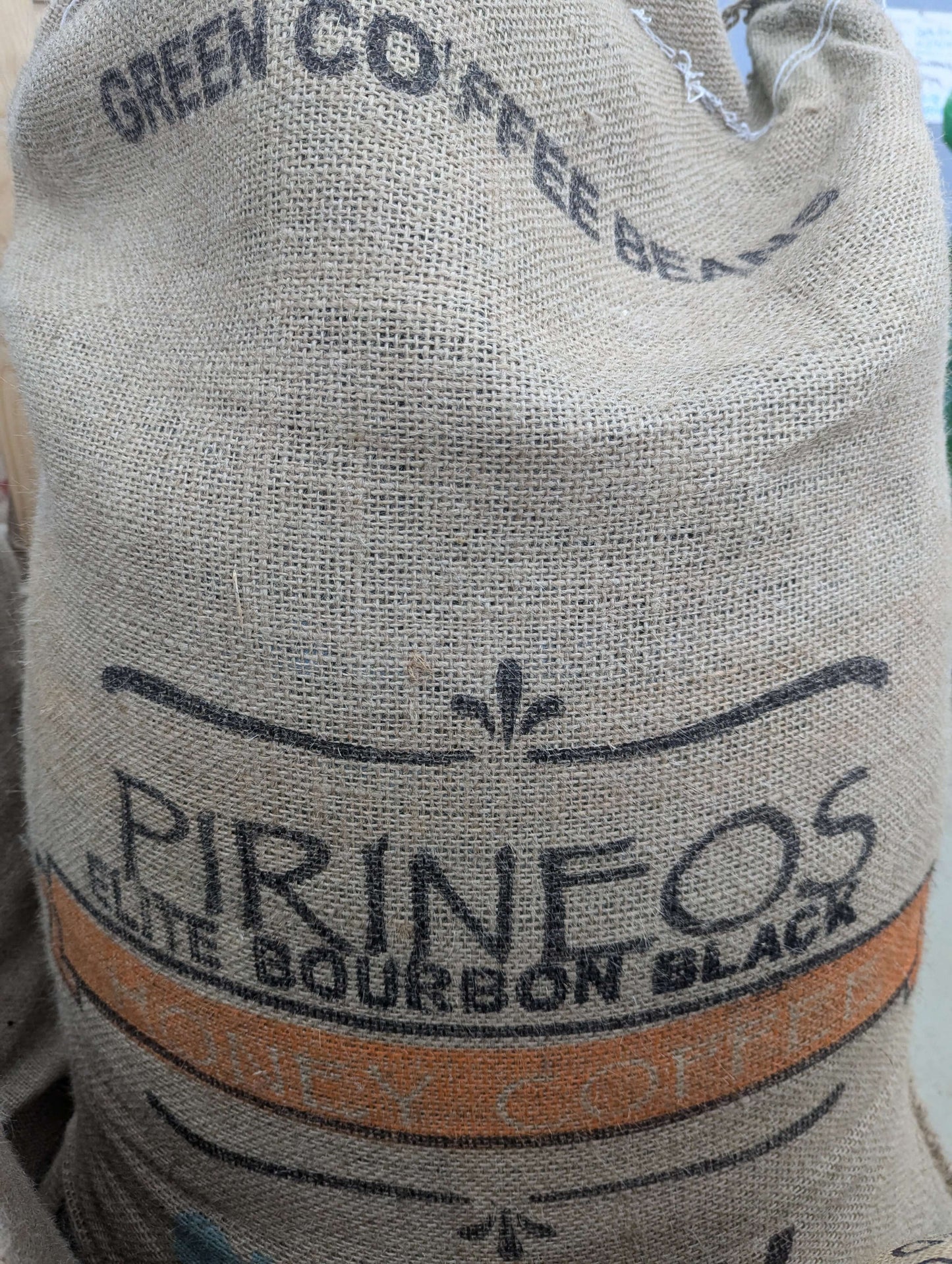 El Salvador Los Pirineos Honey